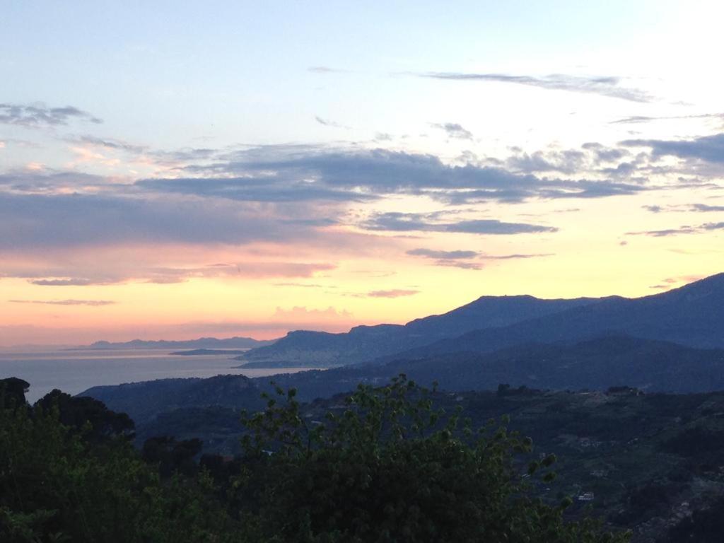 Sunset With View In Seborga Lejlighed Eksteriør billede