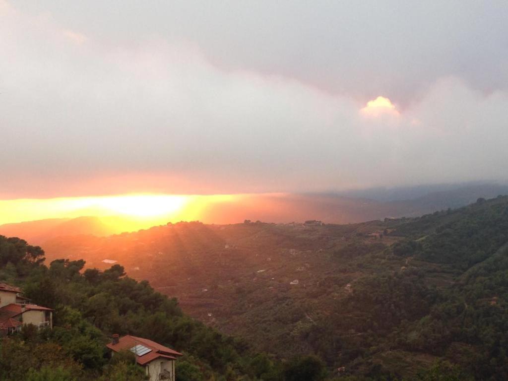 Sunset With View In Seborga Lejlighed Eksteriør billede